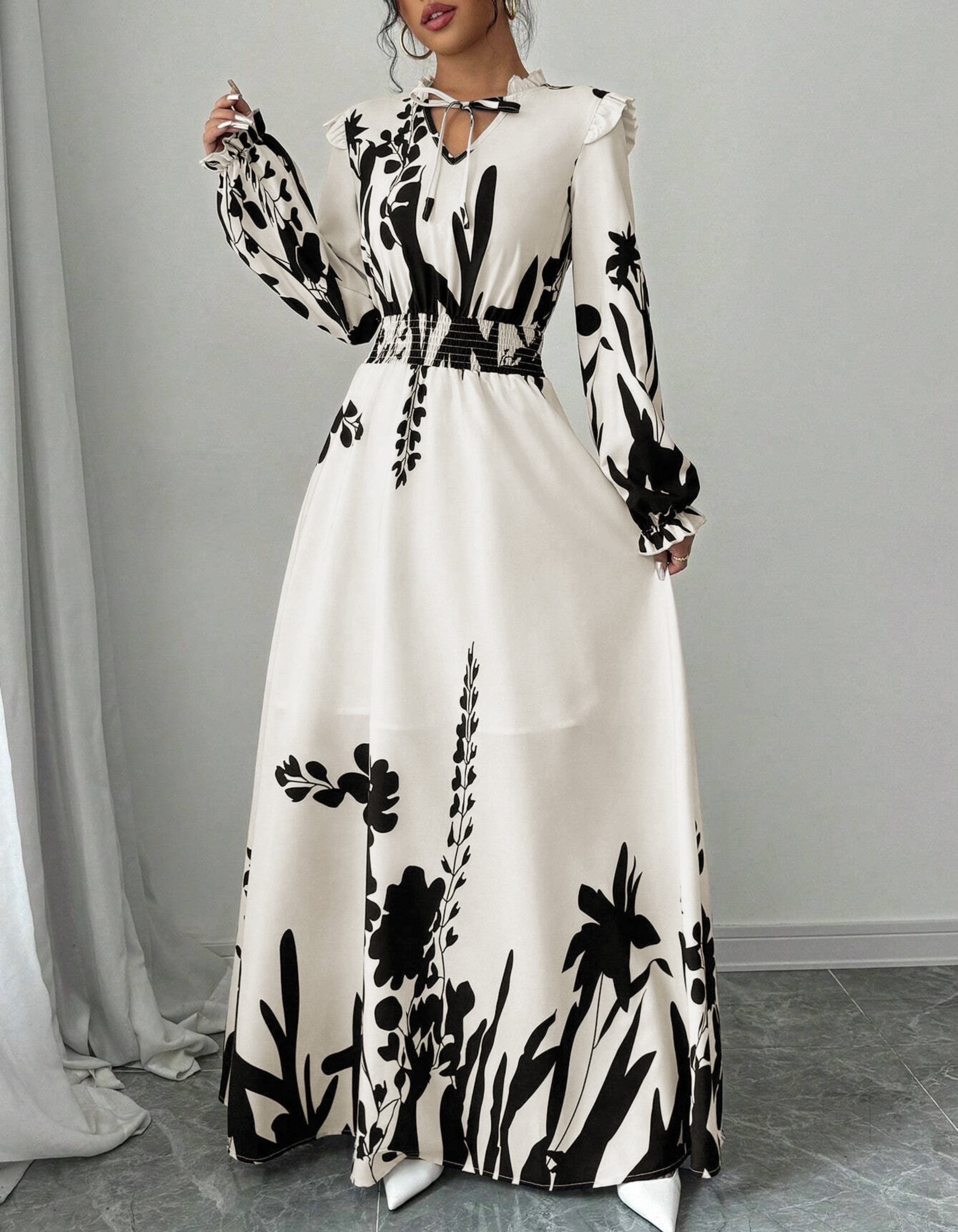 Robes longues ADELA de Danoir Paris en tissu léger bleu ciel, idéale pour une allure élégante et confortable.