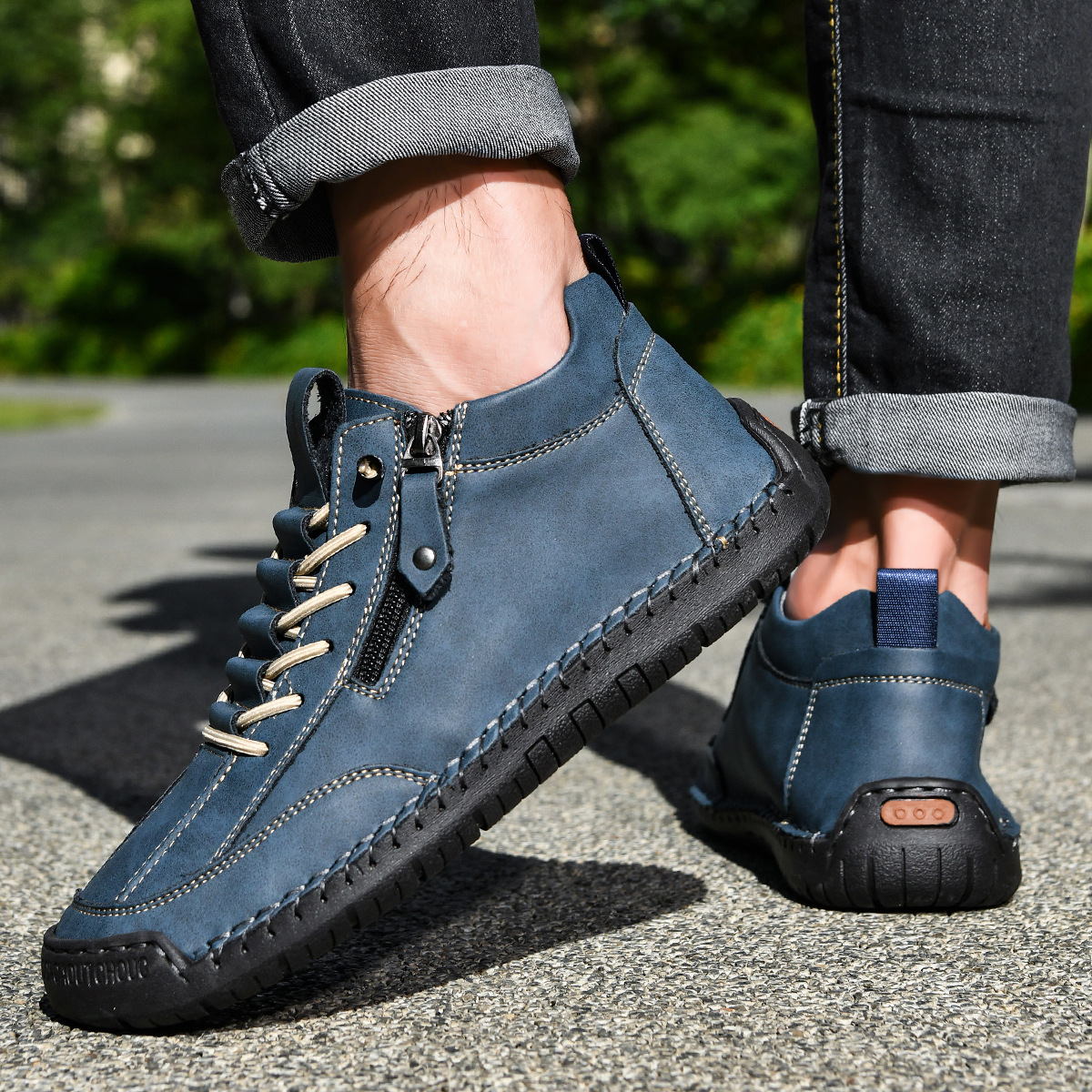 Chaussures en nabuk bleu Danoir Paris pour homme avec zip, style élégant et semi-formel.