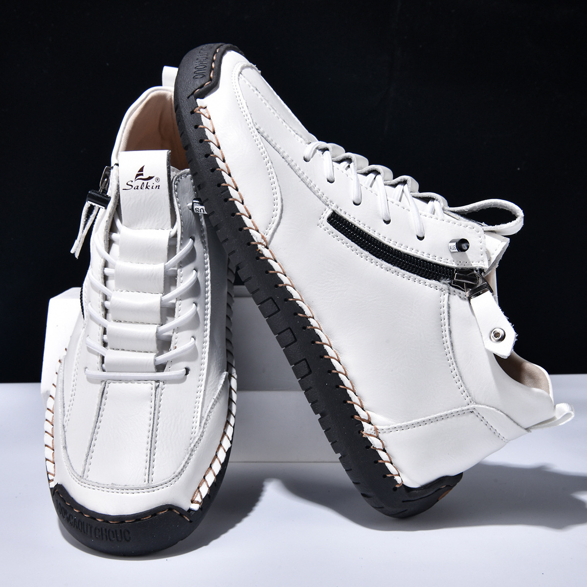 Chaussures en nabuk bleu Danoir Paris pour homme avec zip, élégantes et confortables, vues de côté.