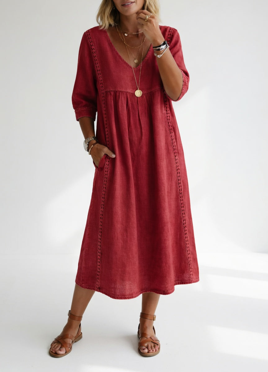 Robe midi fluide décontractée élégante Danoir Paris Lioréa™ en tissu léger bleu clair, portée avec style.