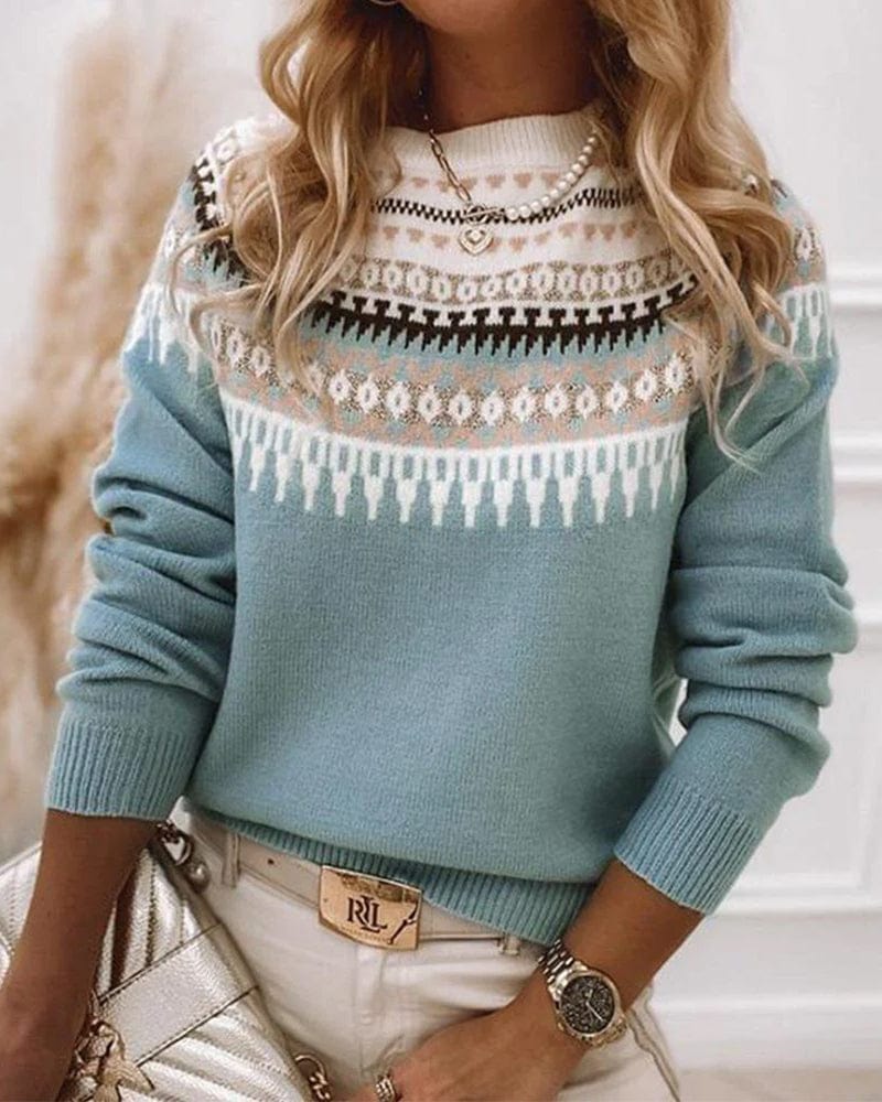 Pull douillet chic Danoir Paris Sapha en bleu clair, texture douce et élégante, idéal pour un look moderne et confortable.