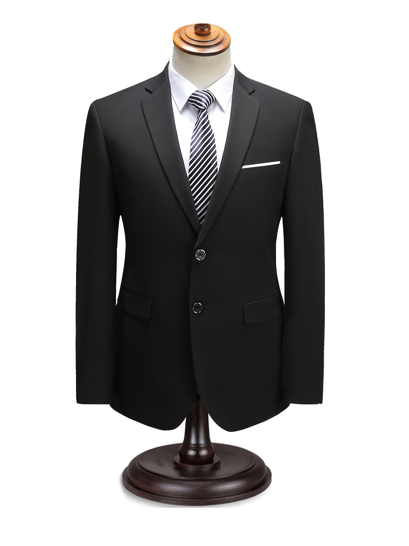 Costume moderne pour homme de Danoir Paris, costume bleu marine avec coupe élégante et détails modernes, taille XS