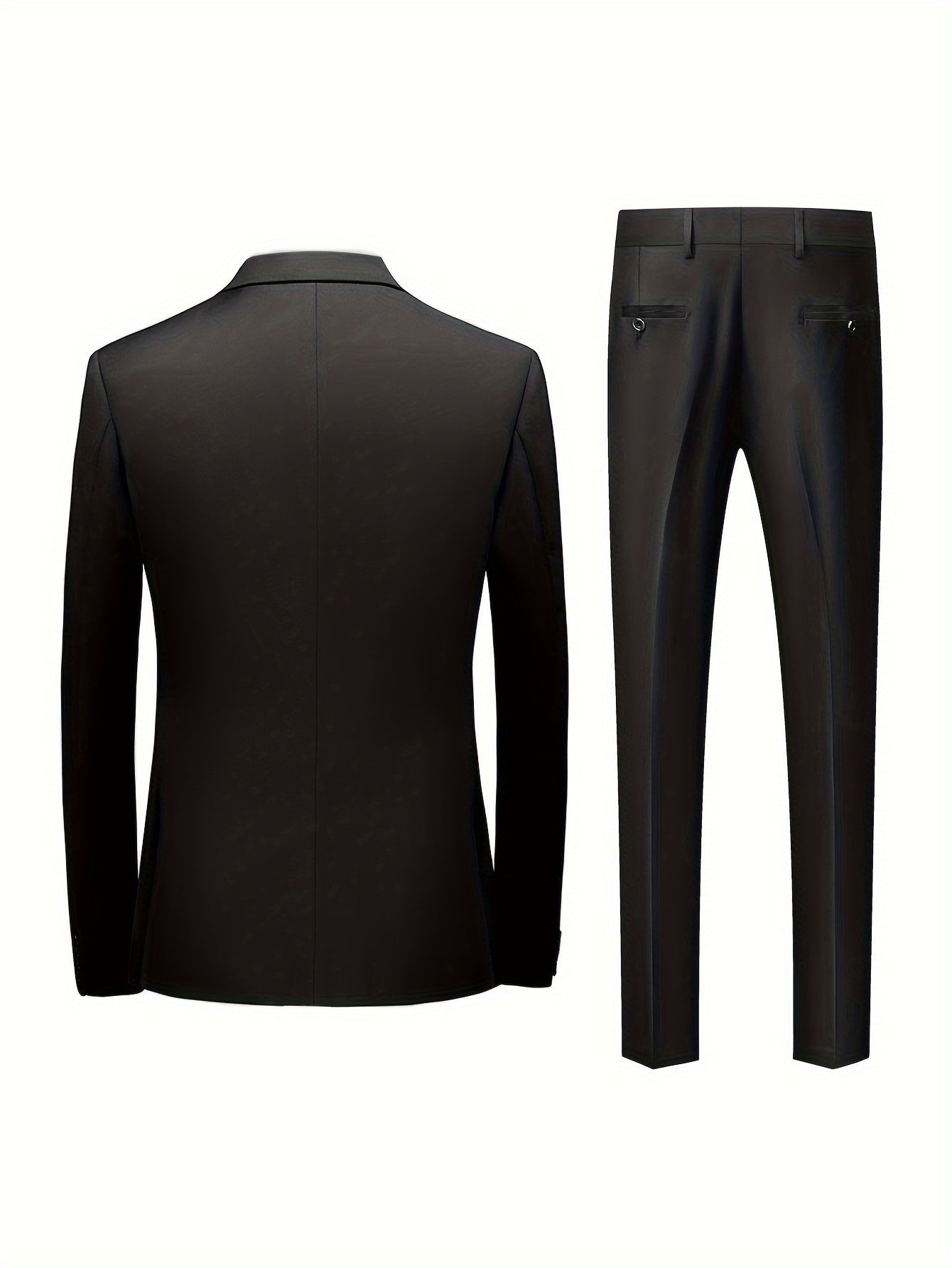 Costume moderne pour homme Danoir Paris en bleu marine, coupe élégante et détails sophistiqués, image d'un homme portant le costume.