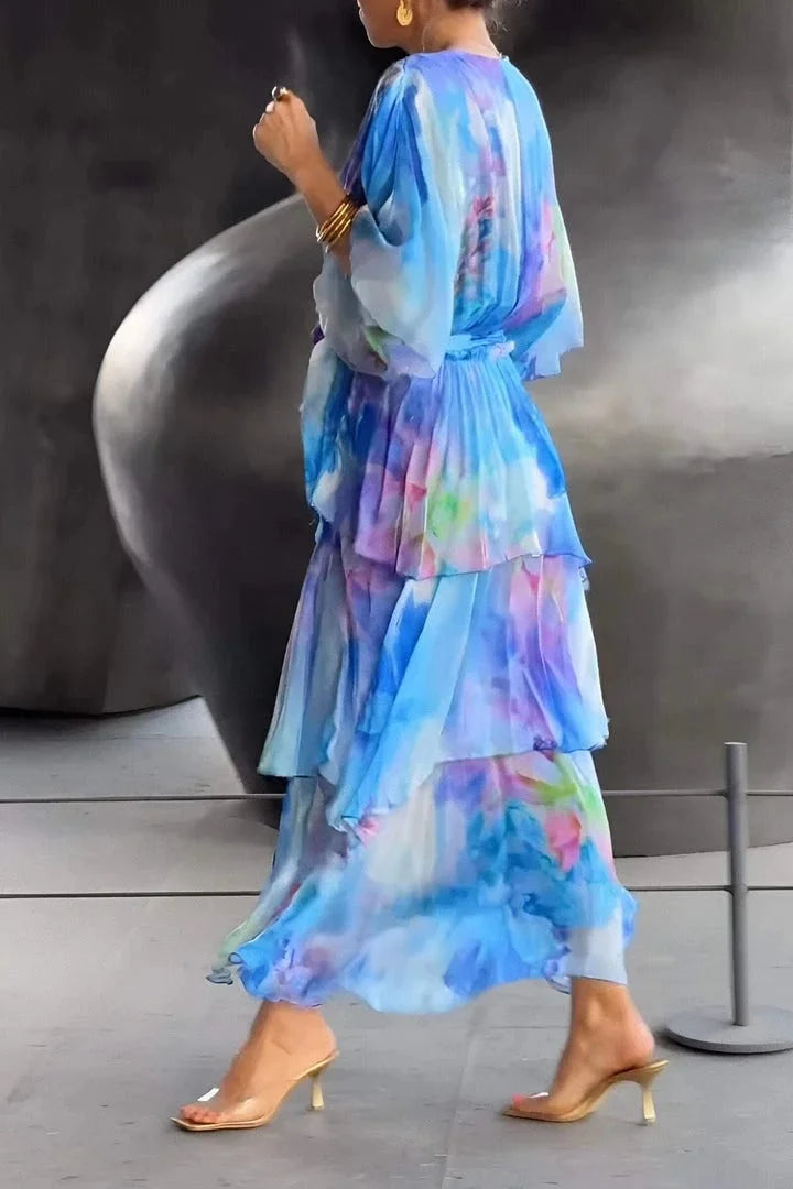 Robe élégante en chiffon bleue Cassia de Danoir Paris, coupe fluide et détails raffinés pour une tenue sophistiquée.