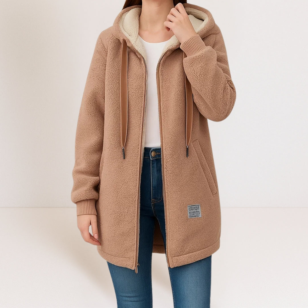 Veste polaire pour femmes Danoir Paris en bleu, douceur et confort, visible avec col et fermeture éclair.