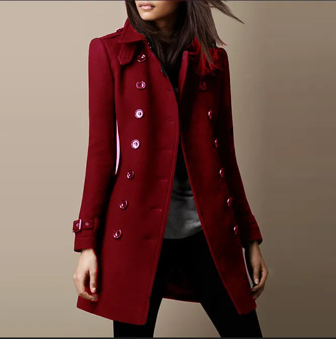 Manteau élégant tendance Florance de Danoir Paris en bleu, vue de face avec col sophistiqué et finition soignée.