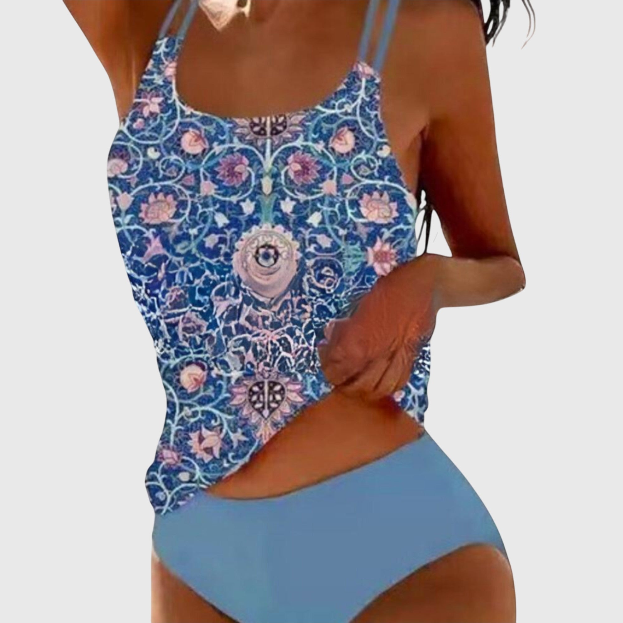 Ensemble de maillots de bain Lina de Danoir Paris en bleu, avec haut et bas, pour un look élégant à la plage ou à la piscine.