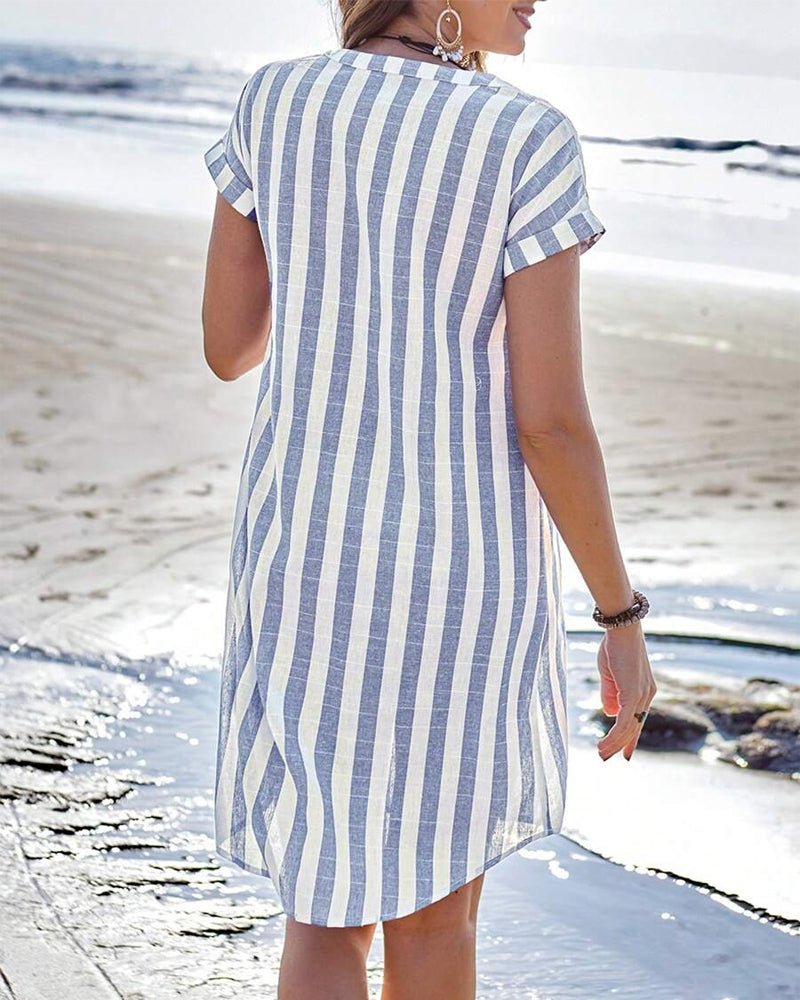 Robe chemise élégante rayée Danoir Paris, modèle Martine en tissu fluide bleu, courte et sophistiquée.
