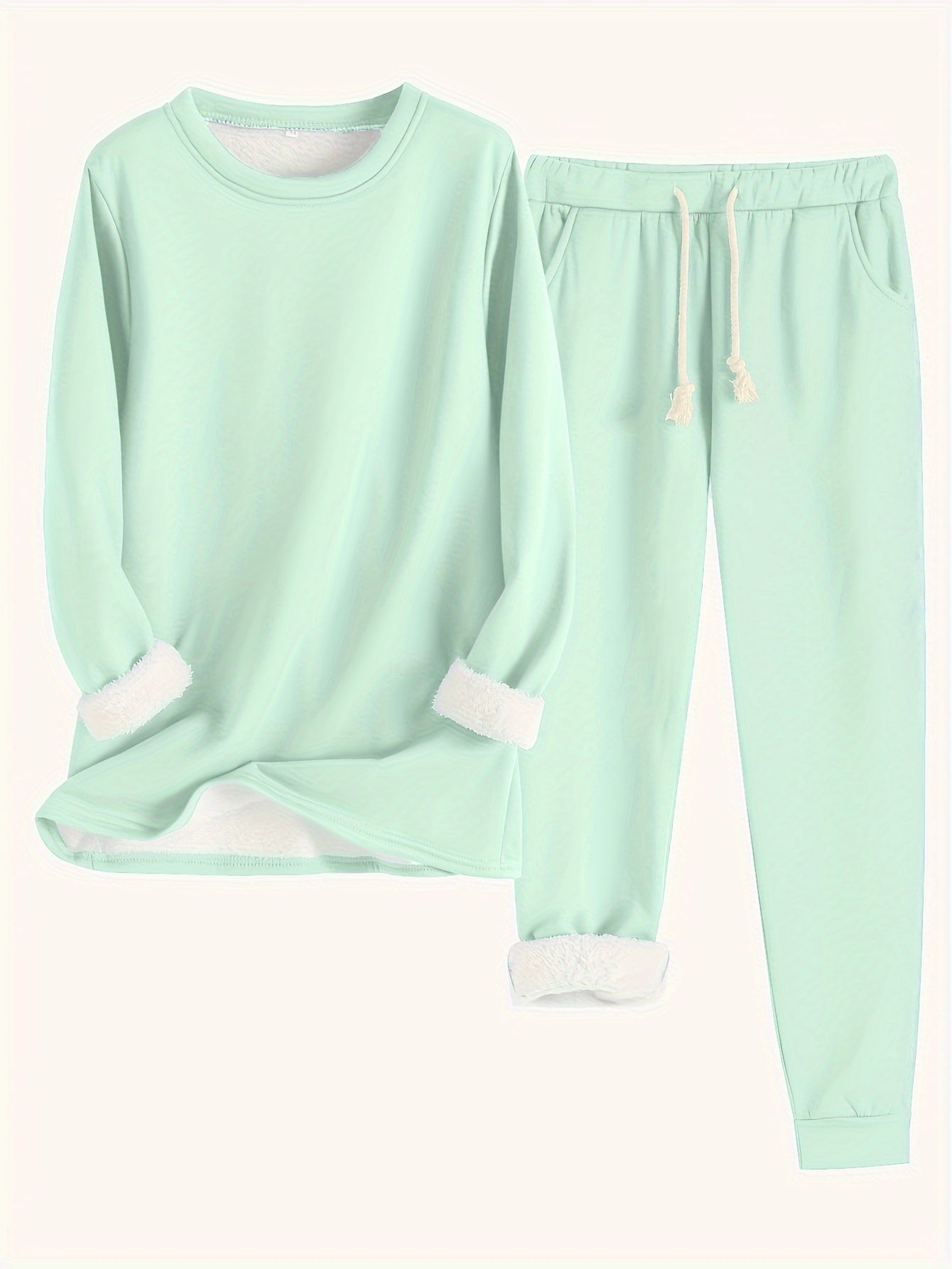 Ensemble loungewear chic Rebecca de Danoir Paris en tissu bleu, confort et élégance pour la détente.