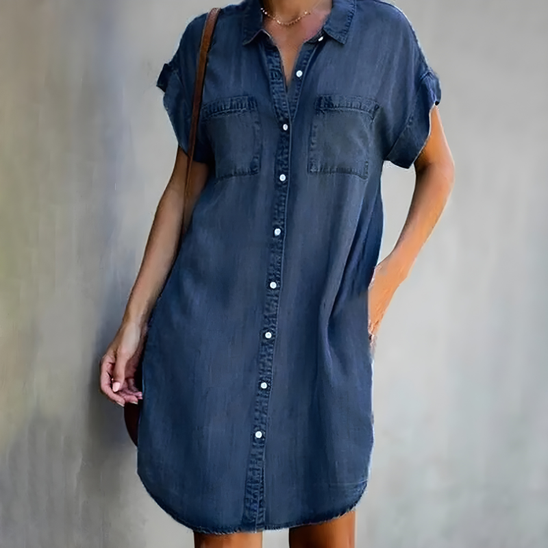 Robe classique élégante Siena de Danoir Paris, en tissu bleu avec coupe sophistiquée et détails raffinés.
