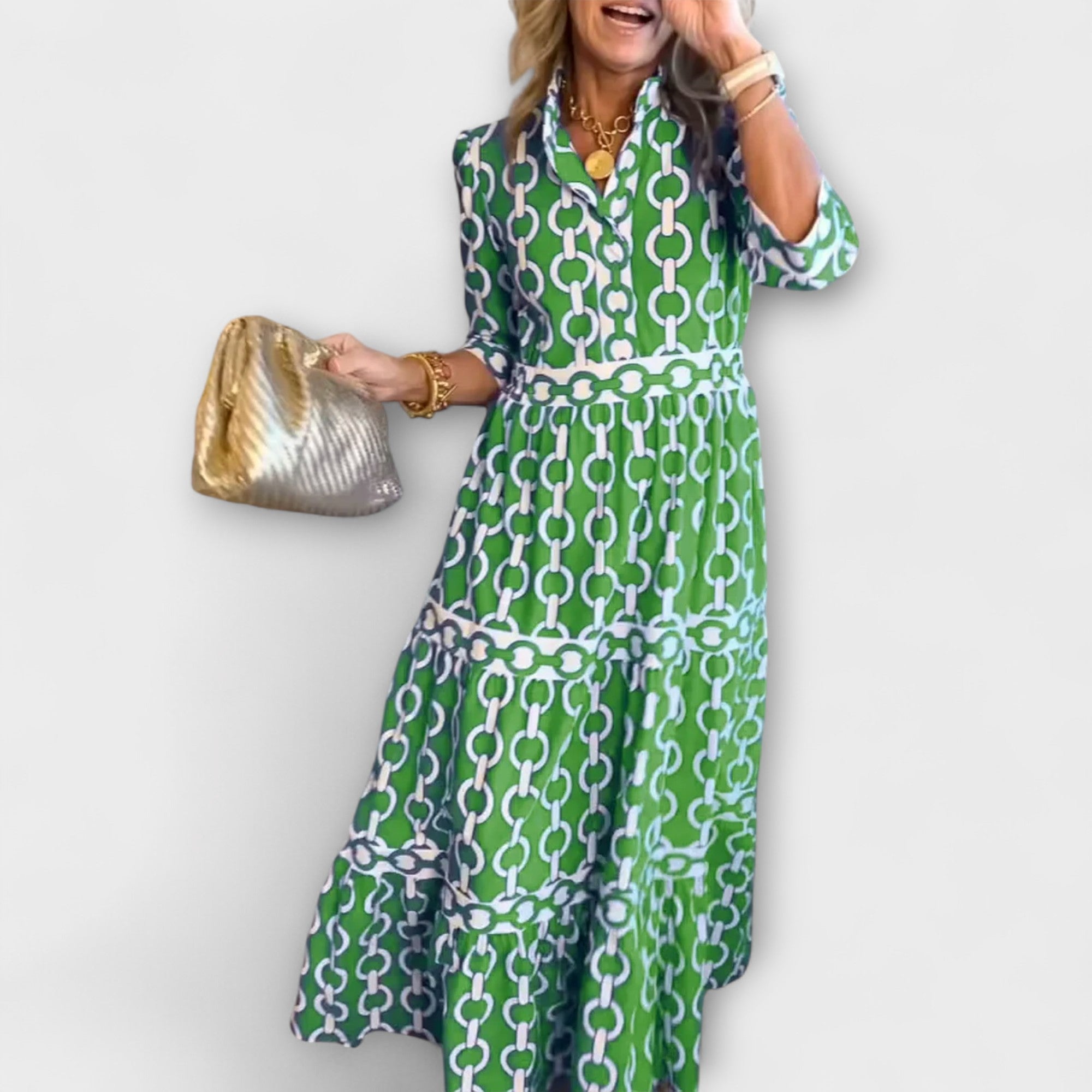 Robe midi Sophia de Danoir Paris avec motif chaîne bleu, tissu fluide et élégance sophistiquée.