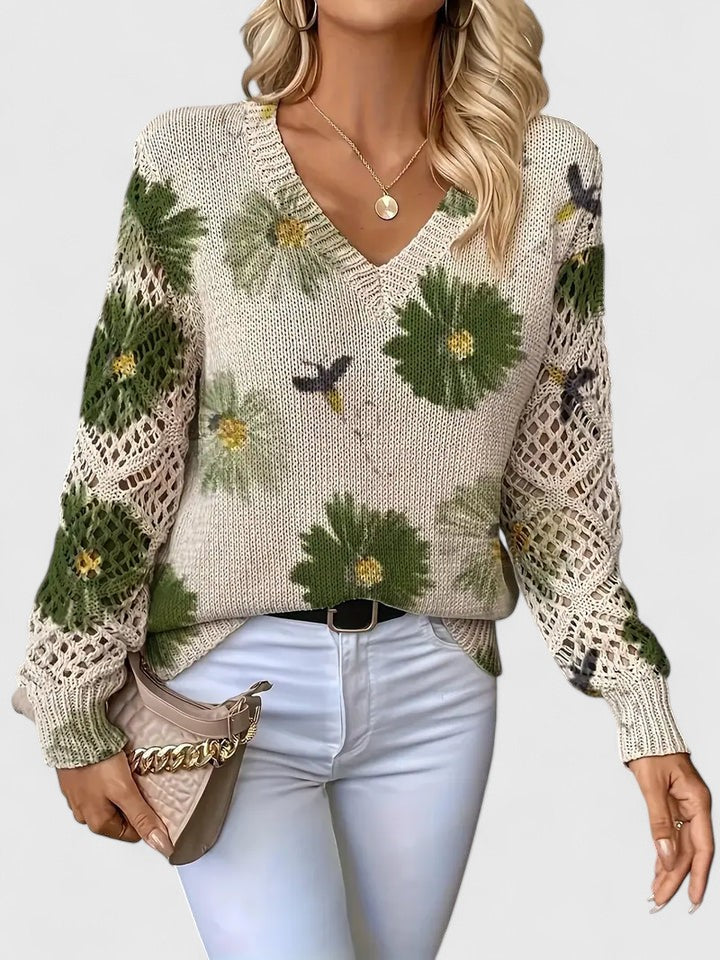 Cardigan léger floral Aurélie de Danoir Paris en bleu, vue de face, en tissu fin et élégant, taille XS.