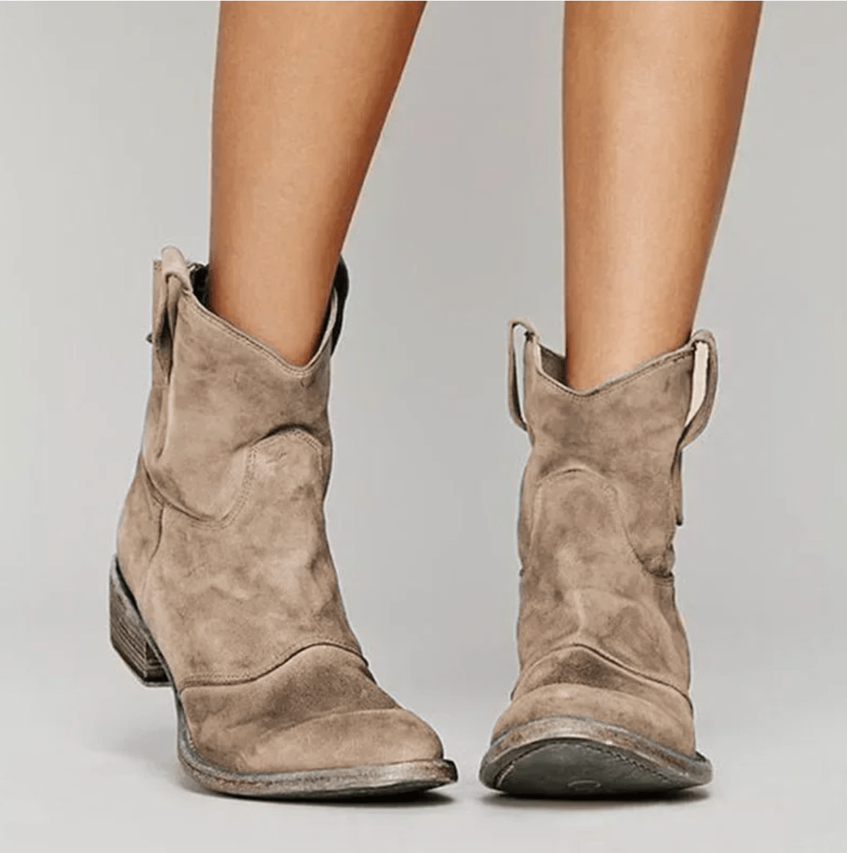 Bottes orthopédiques Charlotte en daim bleu signé Danoir Paris, confortables et adaptées pour le soutien des pieds.