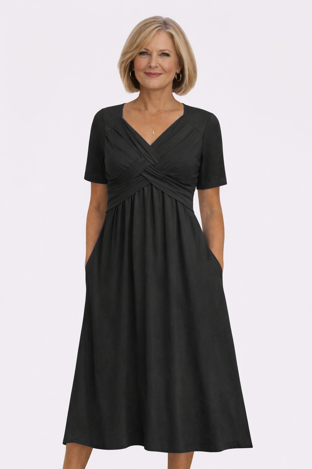Robe Amanda de Danoir Paris en bleu, coupe flatteuse, mise en valeur avec détails élégants, vue de face sur mannequin.
