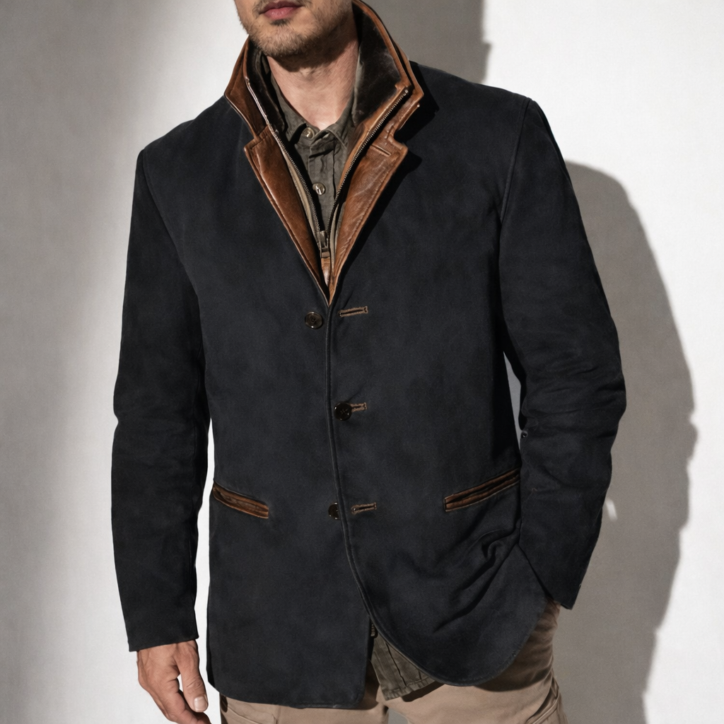 Veste en suédé bleue pour homme Danoir Pairs™ avec détails en cuir, style élégant et intemporel, vue de face.