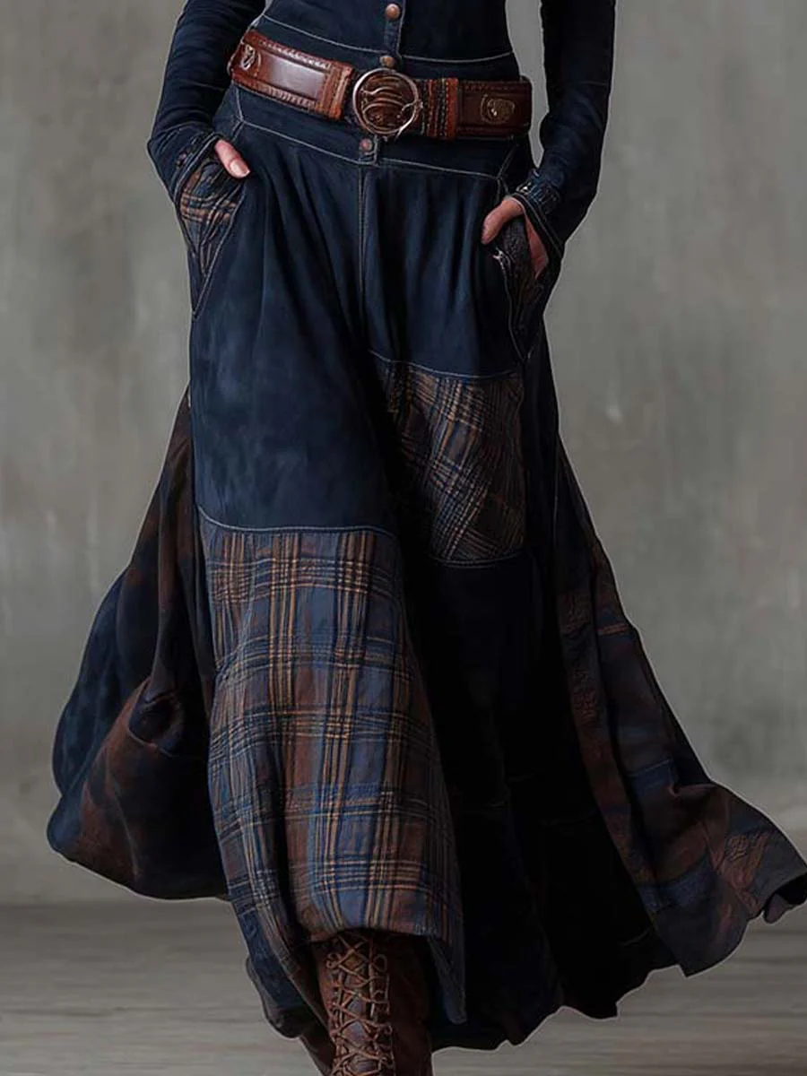 Robe maxi décontractée en daim Michelle de Danoir Paris, style casual, coupe fluide et élégante, couleur marine.