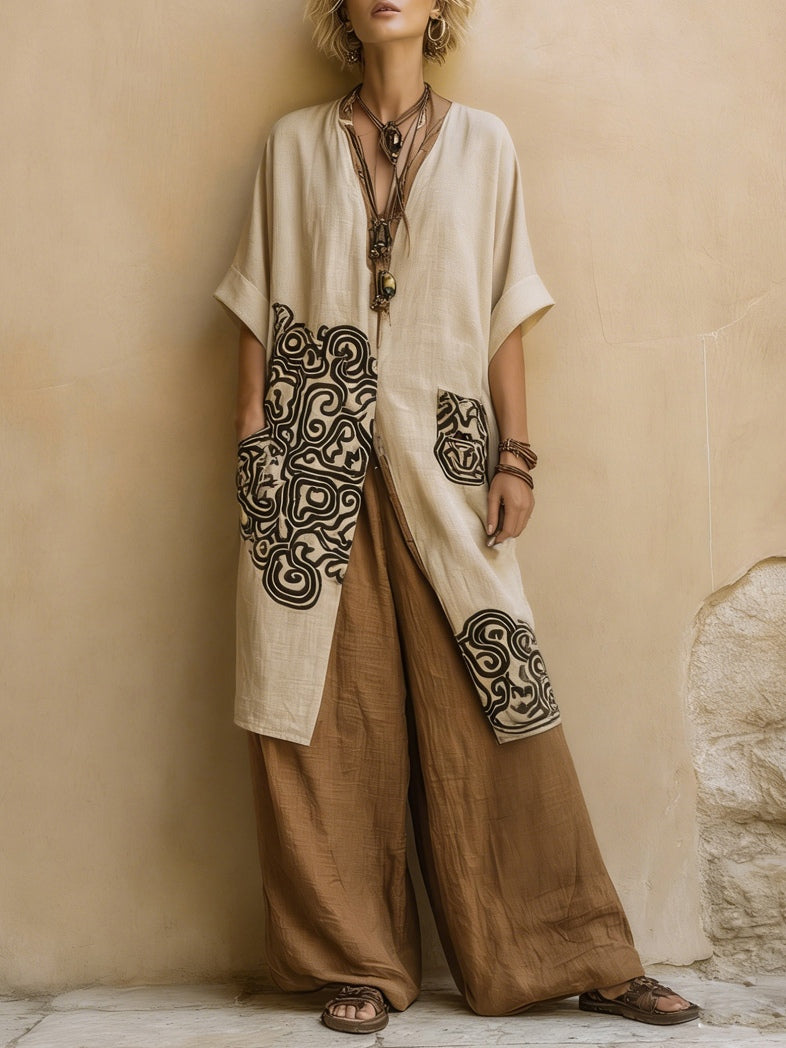 Ensemble d'été Suzanne Boho de Danoir Paris, ensemble de vêtements gris foncé avec motifs bohèmes, pour un style décontracté.