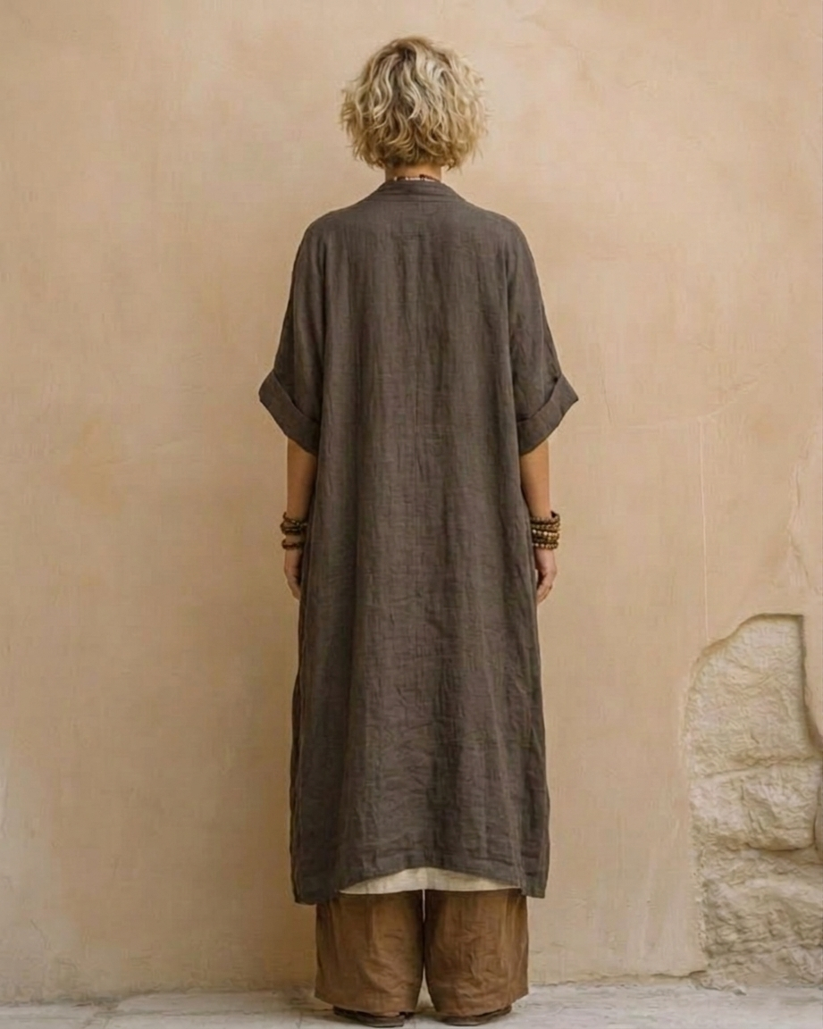 Ensemble d'été Boho Suzanne de Danoir Paris, vêtement confortable gris foncé, composé d'un haut et d'un pantalon pour femmes.