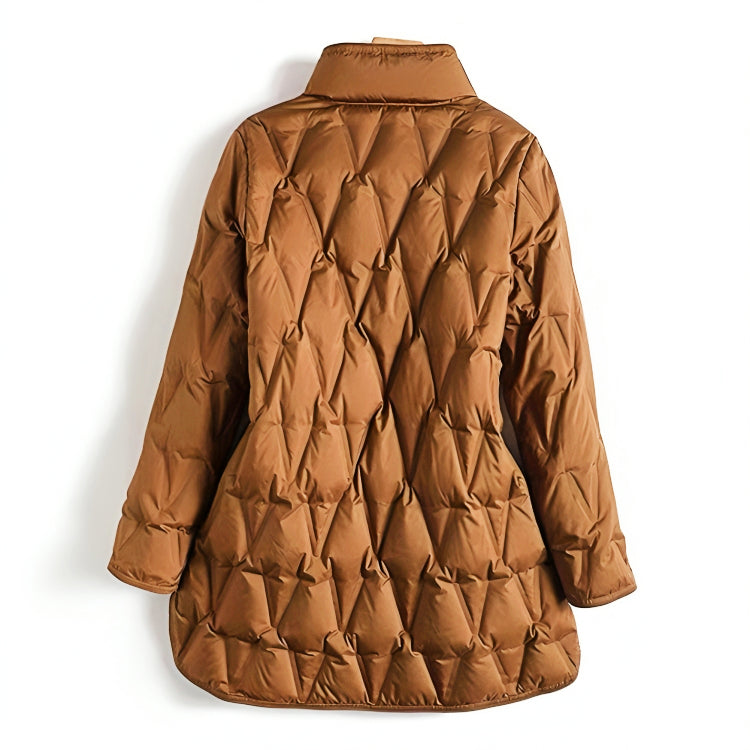 Manteau chic et chaud Justine de Danoir Paris en tissu cuivré, porté sur un mannequin, élégant et sophistiqué.