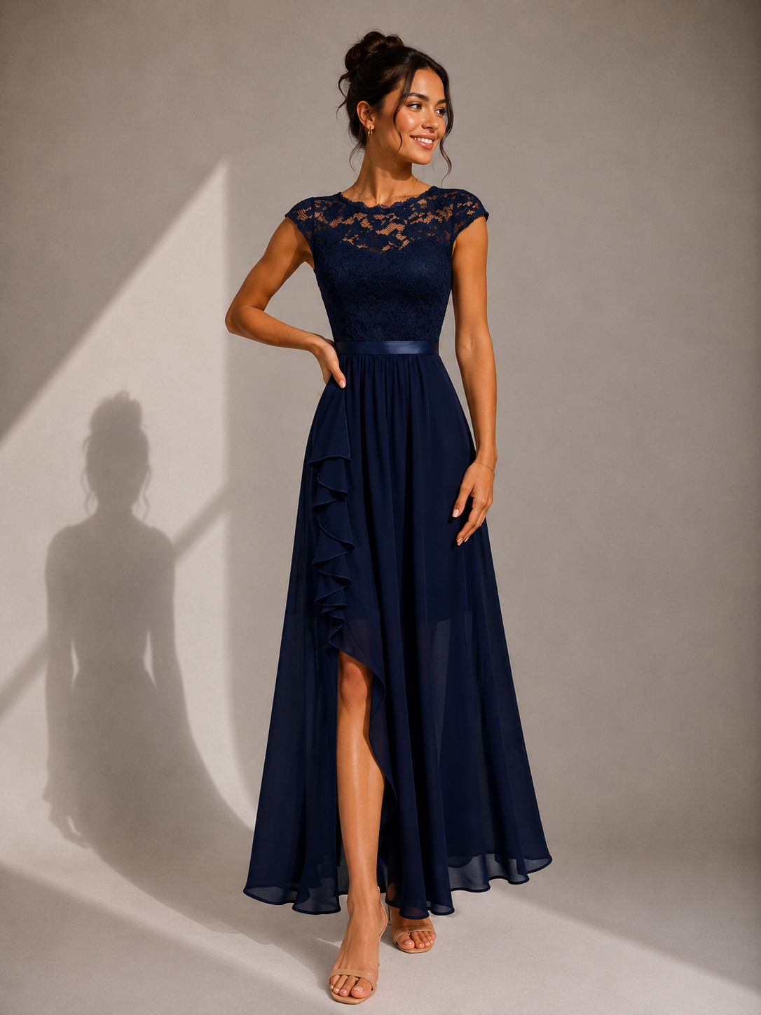 Robe longue noire JUSTYNA de Danoir Paris, style maxi avec détails élégants, portée féminine et sophistiquée.