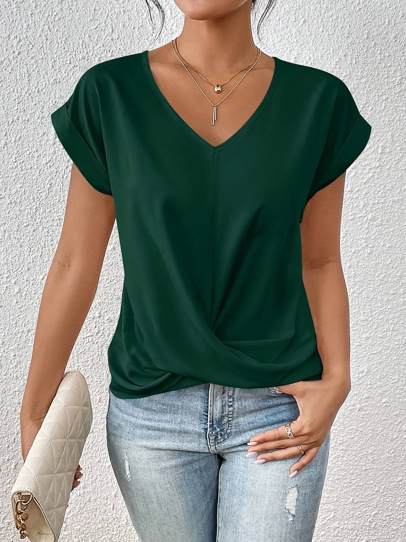 T-shirt femme noir en coton Danoir Paris, vêtement confortable pour dames, vue de face avec col simple et manches courtes.
