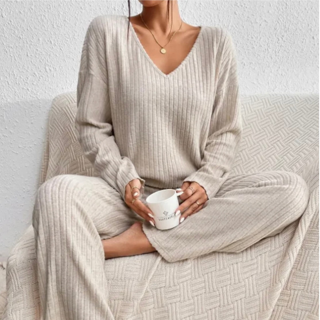 Ensemble décontracté Inès de Danoir Paris, femme, beige, confortable et tendance, vue de face.