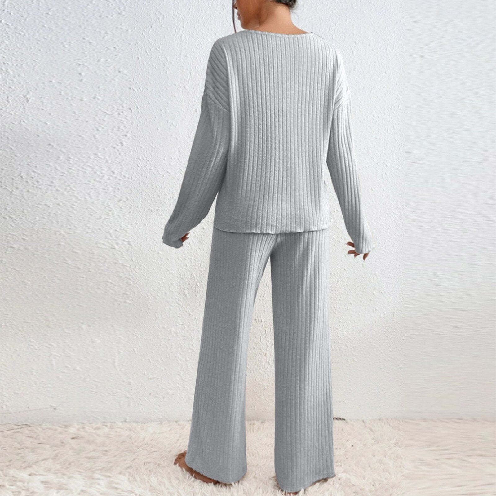 Ensemble tricoté décontracté Émilie pour femme de Danoir Paris, vert, confortable et stylé, vue de face.