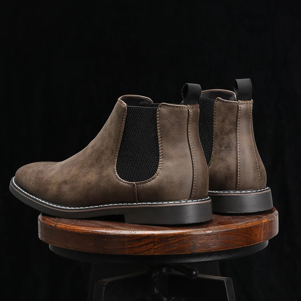 Bottes Chelsea Danoir Paris™ en cuir brun foncé, taille 40, avec semelle robuste et design élégant pour femmes.