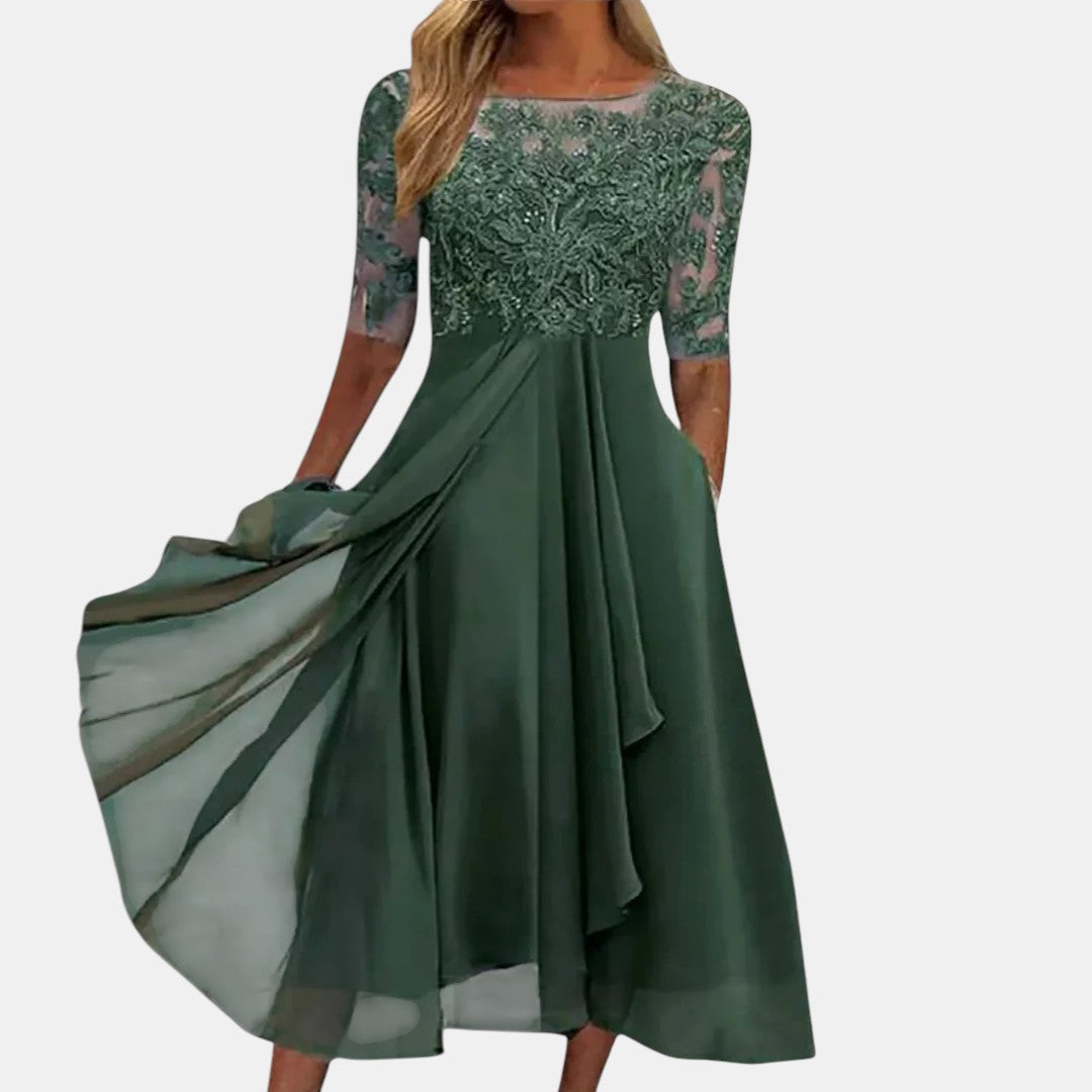 Robe en dentelle élégante Rhonda™ de Danoir Paris en bleu, coupe sophistiquée, idéale pour une tenue chic et féminine.