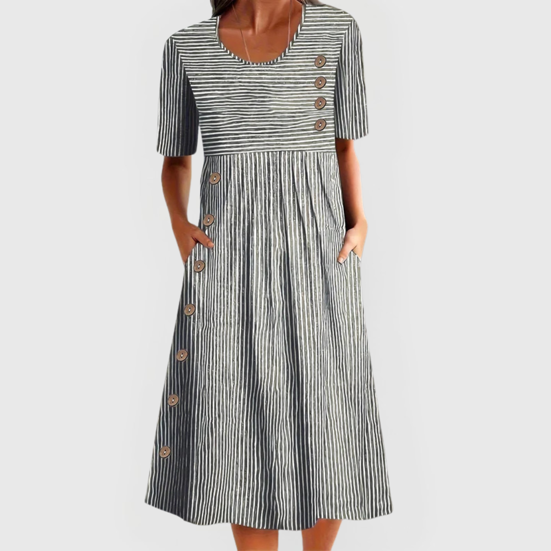 Robe Sophia de Danoir Paris, en tissu respirant bleu, vue de face avec détails de coupe et finition élégante.