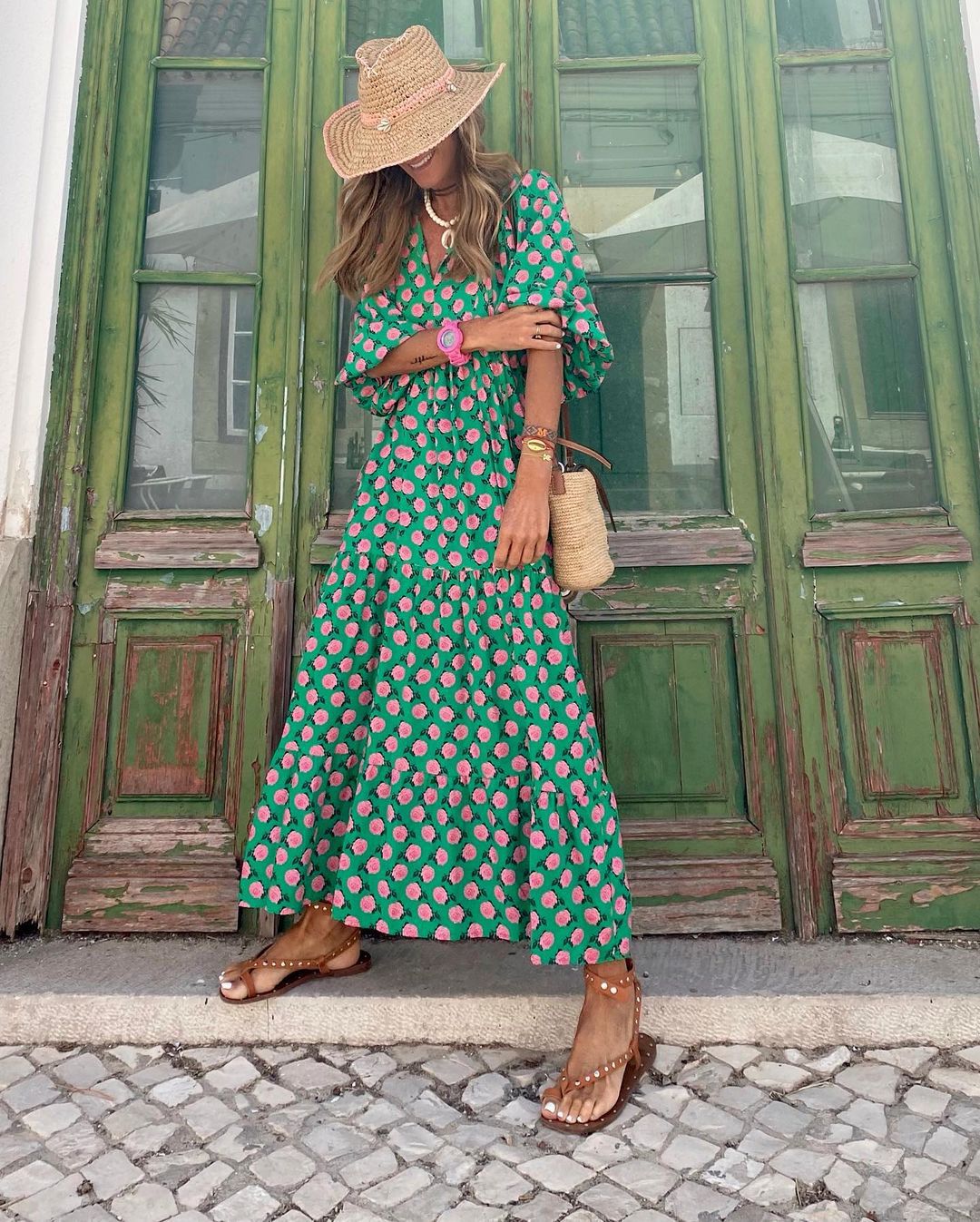 Robe longue bohème Bellona de Danoir Paris en tissu vert et rose, élégante et fluide, parfait pour un style décontracté chic.