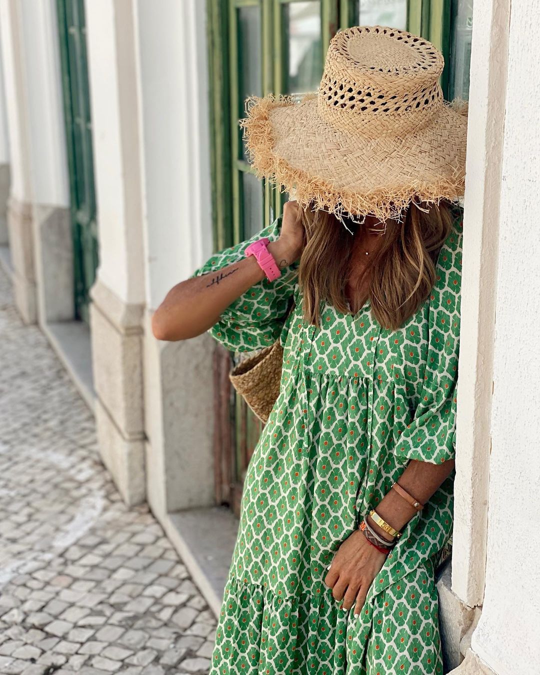 Robe longue bohème Bellona de Danoir Paris en tissu vert et rose, style décontracté et élégant pour femme.
