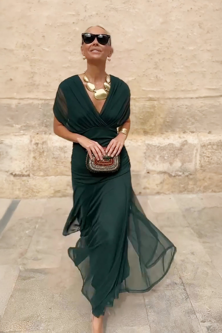 Robe maxi de fête verte à col V de Danoir Paris, élégante, longueur longue, tissu fluide, parfait pour les occasions spéciales
