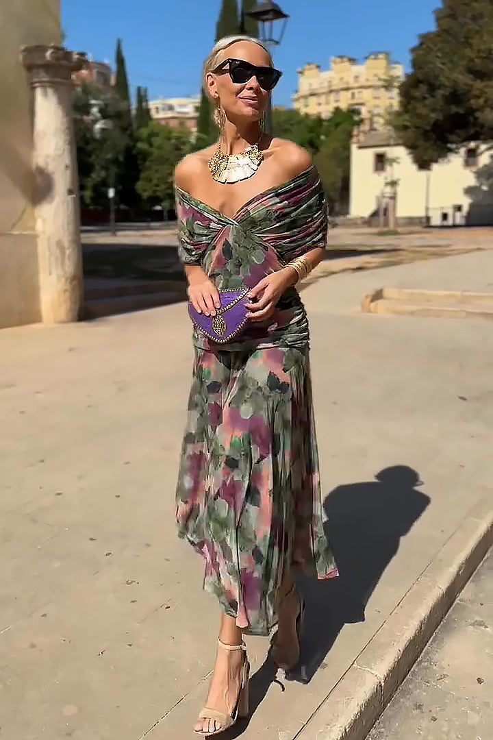 Robe maxi de fête verte bouteille Louise par Danoir Paris, élégante avec col V, longueur longue et style sophistiqué.