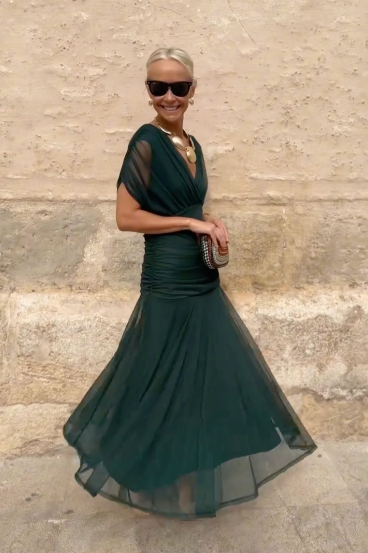 Robe longue de fête verte bouteille Louise de Danoir Paris, élégante avec col V et style maxi.