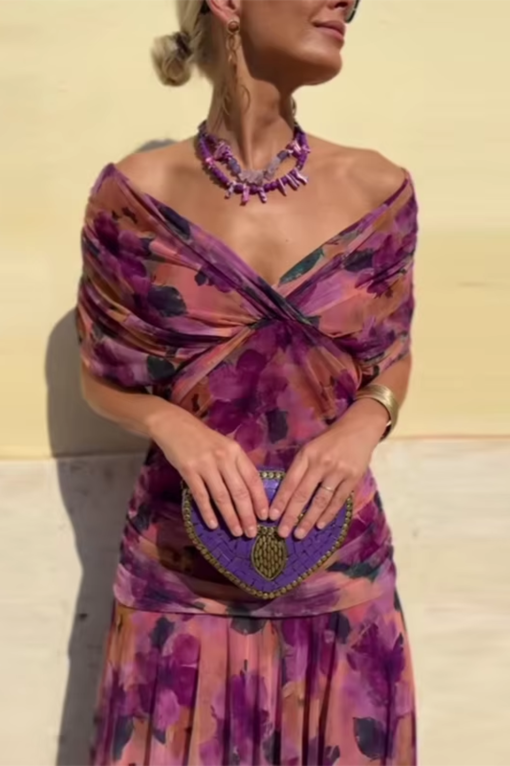 Robe maxi de fête verte Danoir Paris, élégante avec col V, longue et fluide, idéale pour les occasions spéciales.