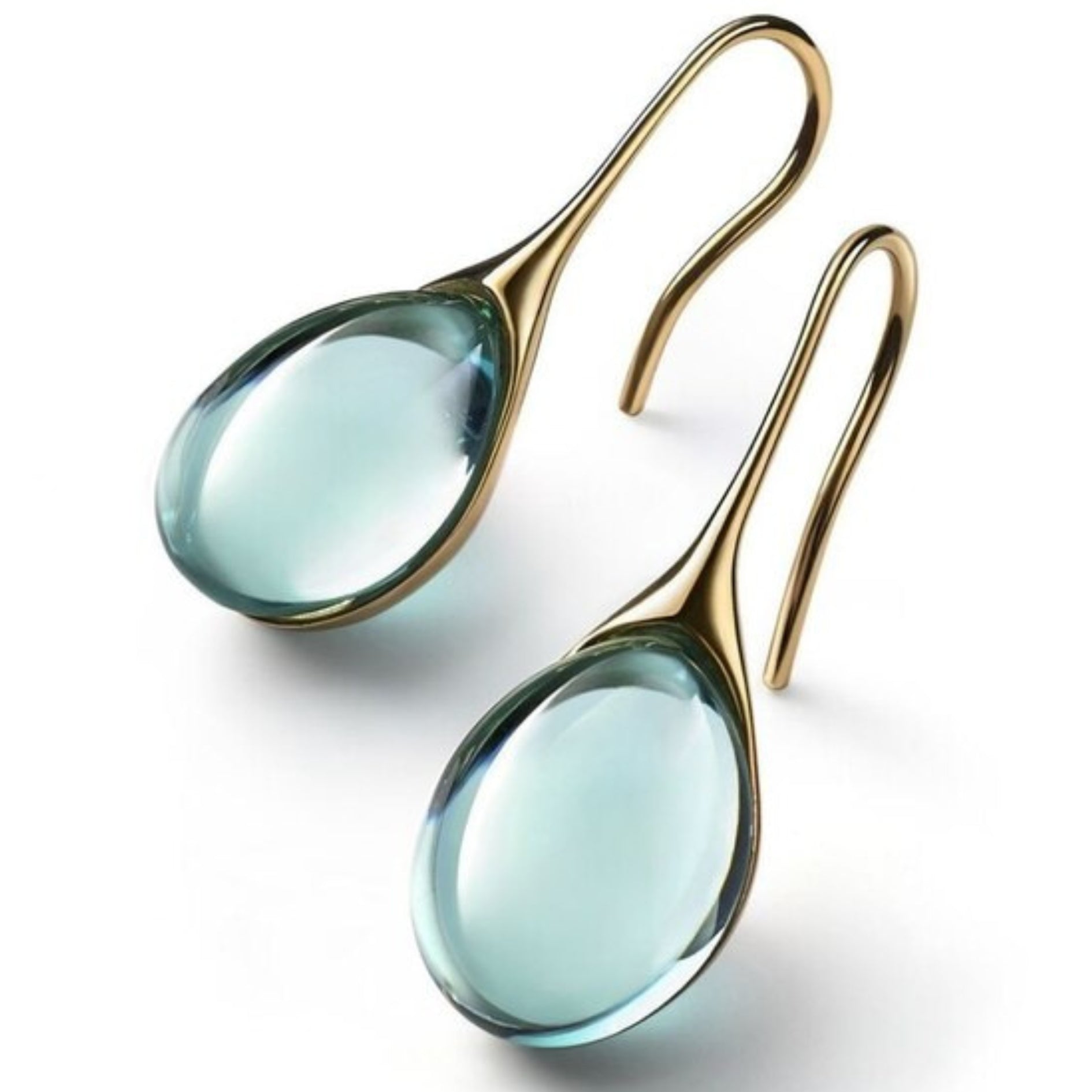 Boucles d'oreilles pendantes Danoir Paris avec cristaux bleus, design chic et élégant en métal précieux.