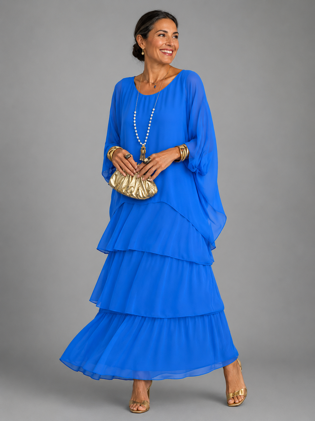 Robe longue élégante pour femme Danoir Paris Lara™ en vert foncé, tissu fluide et léger, style sophistiqué et chic.