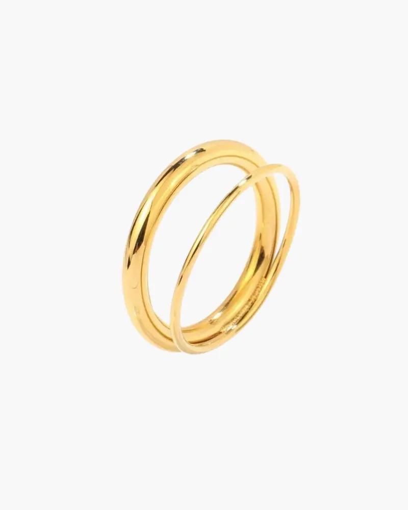 Bague Infinity en titanium Danoir Paris, anneau fin et élégant avec motif infini en or rose, vue de face sur fond blanc