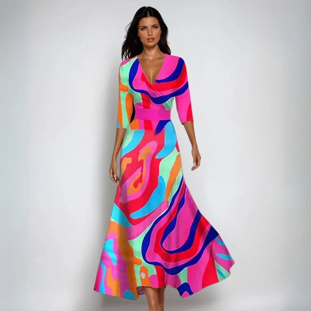 Robe maxi fleurie Valeria de Danoir Paris, élégante robe longue rouge avec motif floral, vue de face sur mannequin.