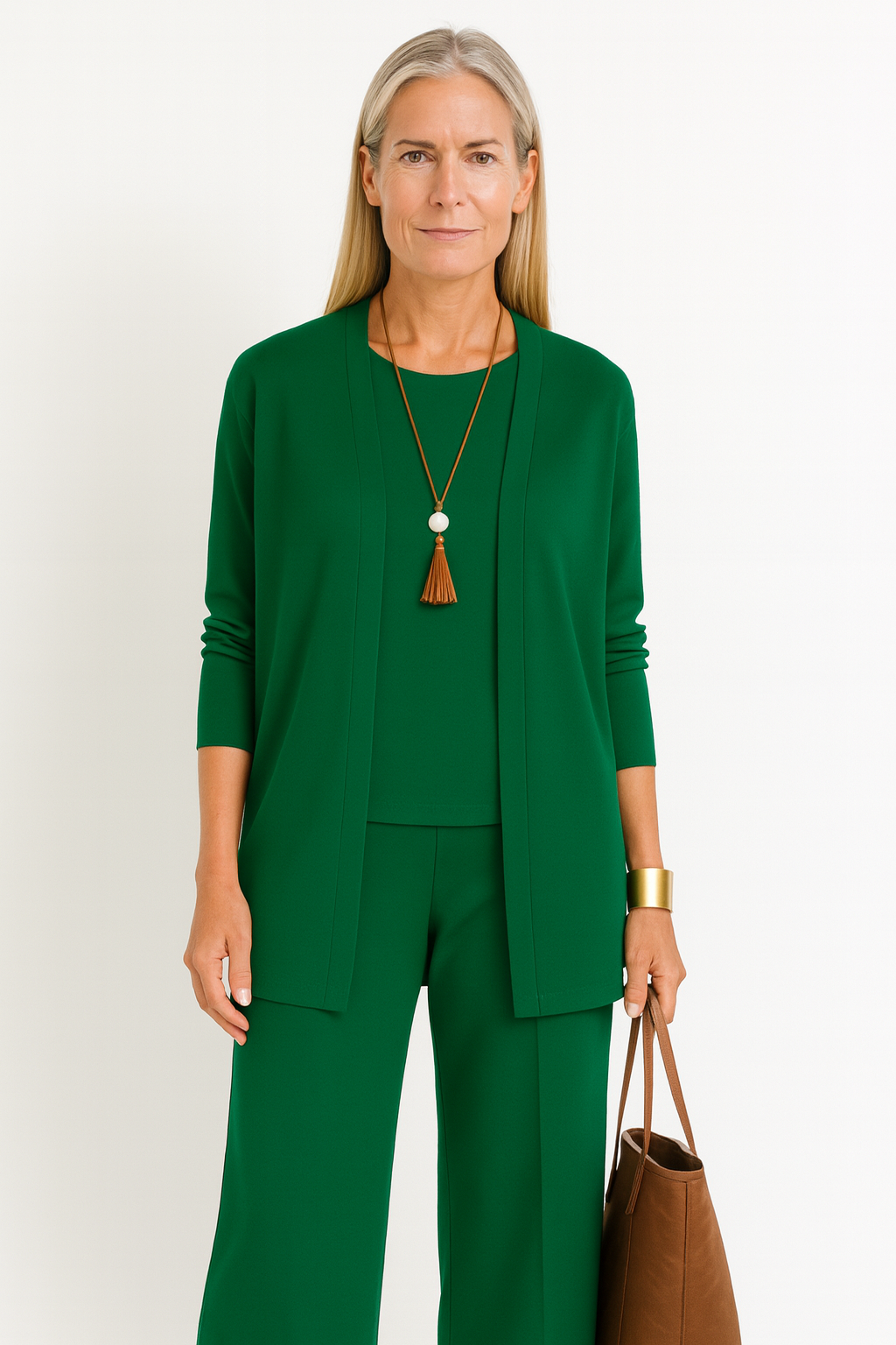 Ensemble Mila Danoir Paris gris élégant et confortable, vue de face, vêtements tendance pour un style chic et décontracté.