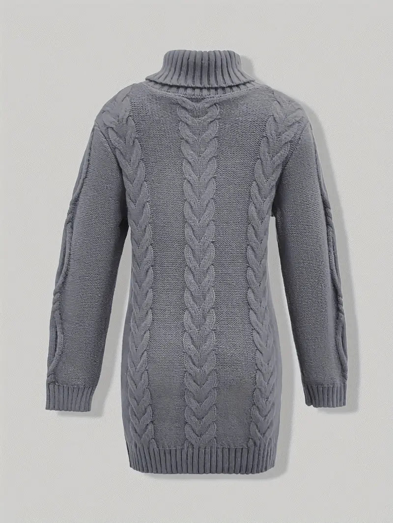 Robe turtleneck élégante Narda de Danoir Paris en cramoisi, coupe ajustée, tissu doux et sophistiqué, vue de face.