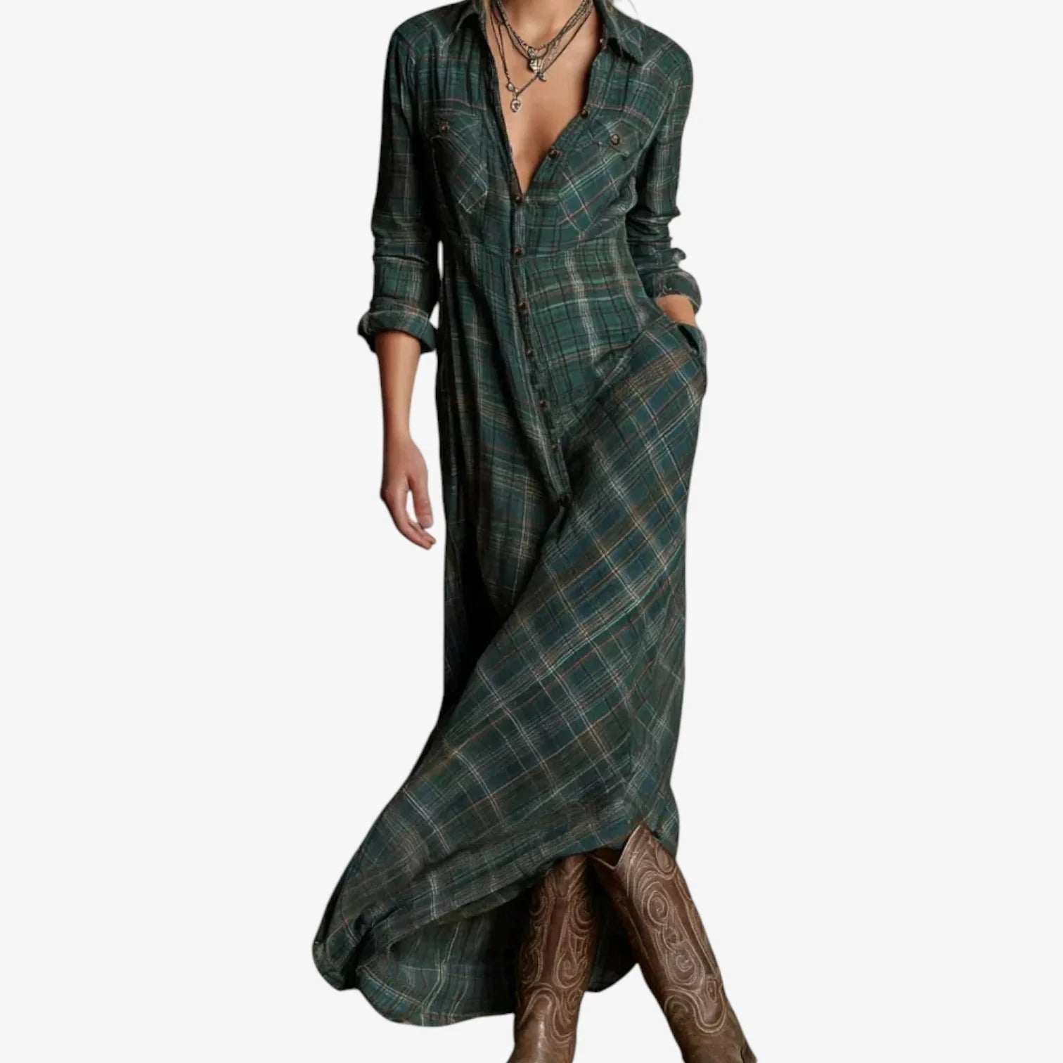 Robe maxi à carreaux Hattie de Danoir Paris, élégante et fluide, portée avec des détails visibles en tissu léger.