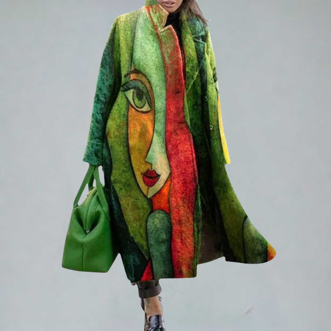 Manteau élégant et polyvalent Evelyn de Danoir Paris, en tissu coloré, porté sur un mannequin.