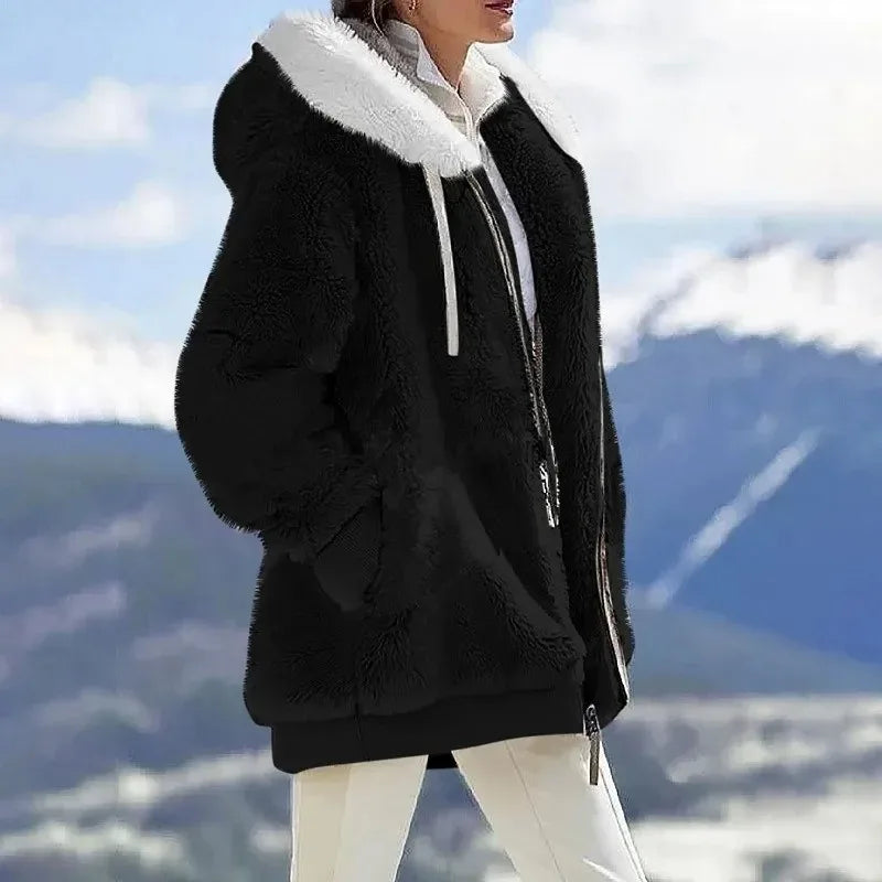 Veste d'hiver élégante Valorine de Danoir Paris avec rayures bleues, veste d'hiver tendance et chaude.