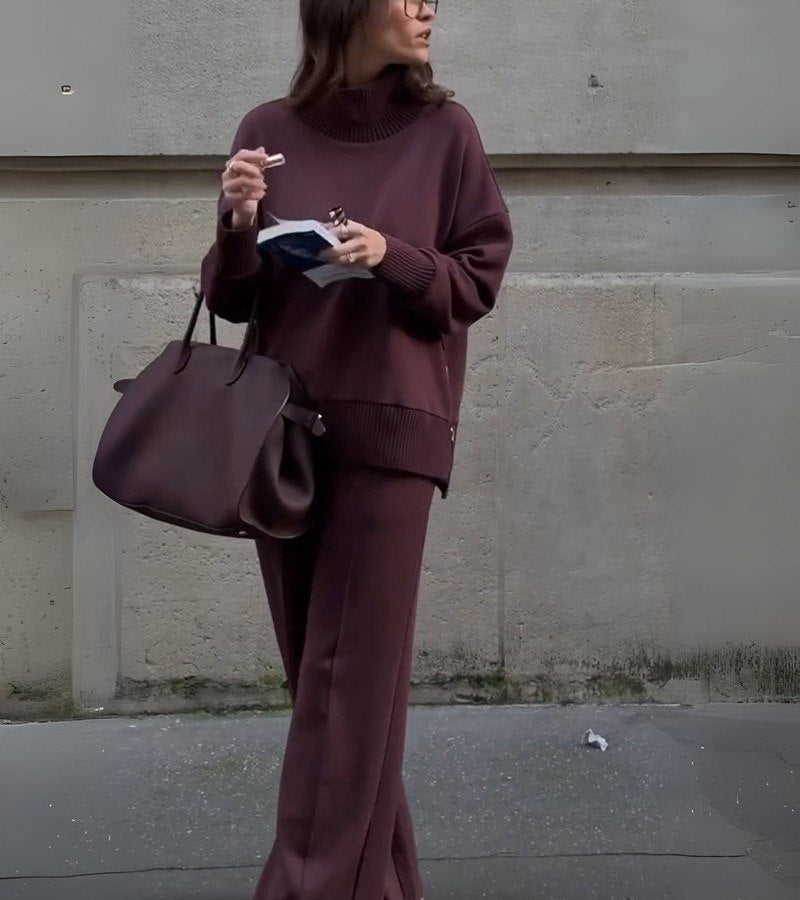 Ensemble Eva doux et élégant de Danoir Paris, vêtement rouge pour femme, vue de face.