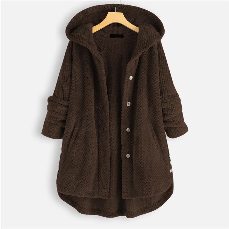 Manteau d'hiver chic Jesse de Danoir Paris en noir, coupe élégante et tissu chaud, visible sur le mannequin.