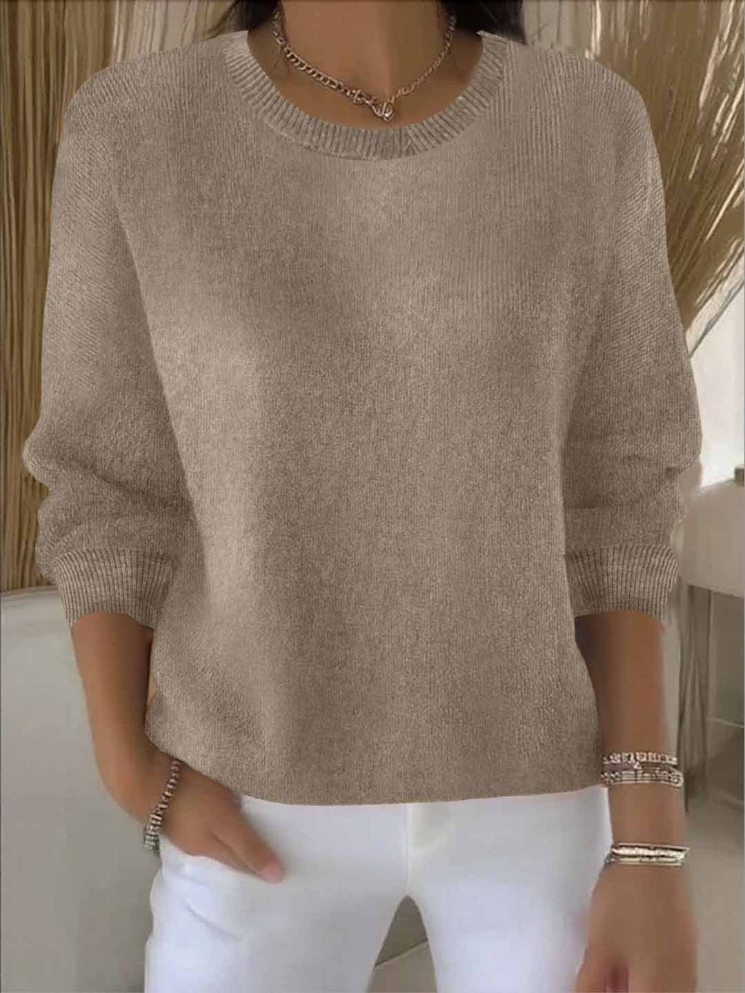 Pull doux jaune Talbot de Danoir Paris, élégant et confortable, en tissu moelleux, présenté sur un mannequin.