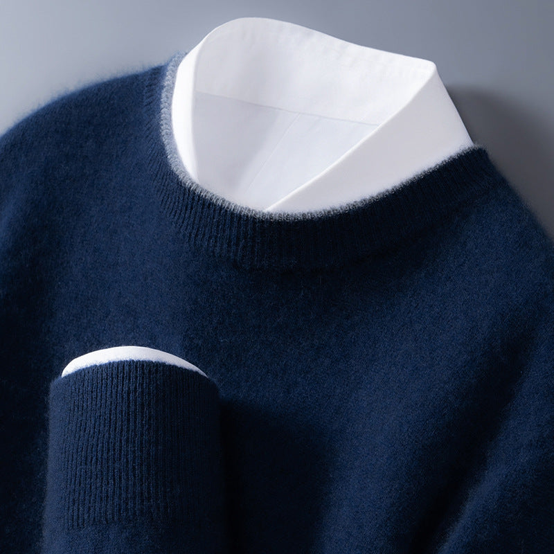 Pull en cachemire gris foncé Bennett de Danoir Paris, élégant et doux, avec un design classique et finition soignée.