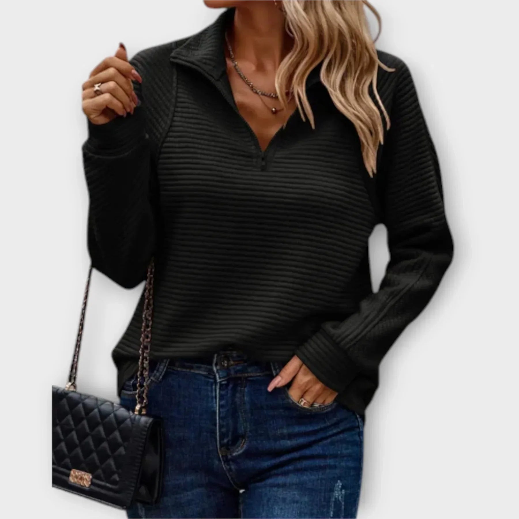 Pull chic et confortable Olivia de Danoir Paris en rose, vue de face, détails du tissu et de la coupe élégante.